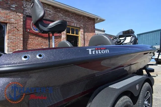 Slide: The Image of Triton 19 TrX Patriot 2025 - 11