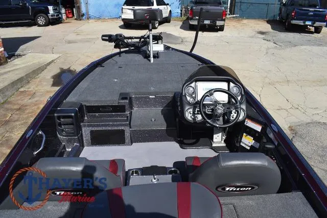 Slide: The Image of Triton 19 TrX Patriot 2025 - 12