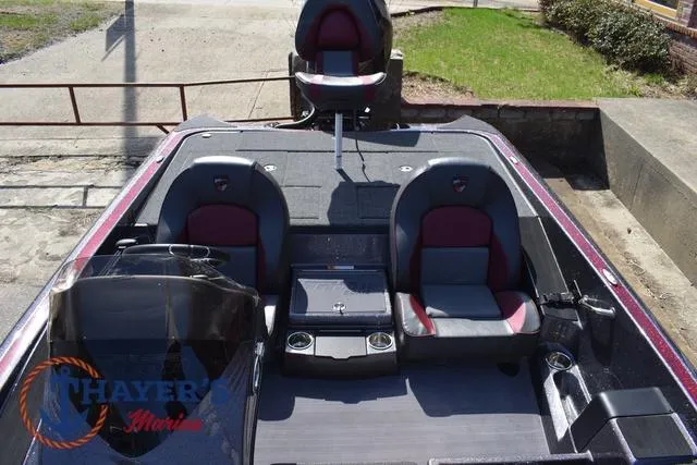 Slide: The Image of Triton 19 TrX Patriot 2025 - 15