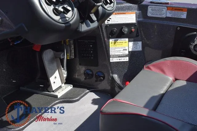 Slide: The Image of Triton 19 TrX Patriot 2025 - 20