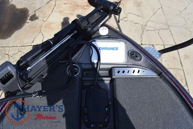 Slide: The Image of Triton 19 TrX Patriot 2025 - 31