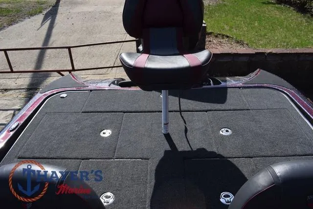 Slide: The Image of Triton 19 TrX Patriot 2025 - 33