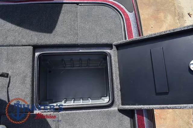 Slide: The Image of Triton 19 TrX Patriot 2025 - 39