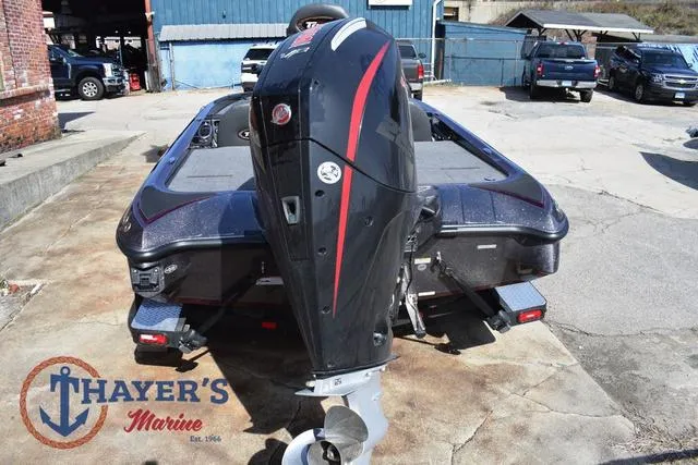 Slide: The Image of Triton 19 TrX Patriot 2025 - 4