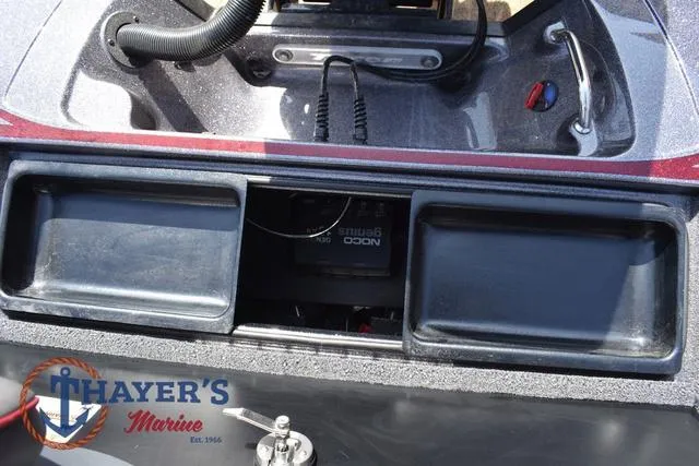 Slide: The Image of Triton 19 TrX Patriot 2025 - 40