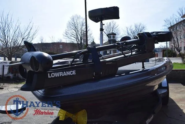 Slide: The Image of Triton 19 TrX Patriot 2025 - 8