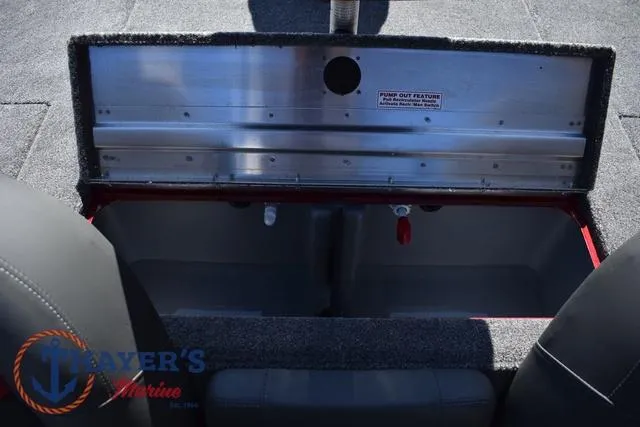 Slide: The Image of Tracker Pro Team 175 2025 - 10