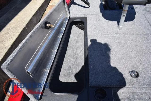 Slide: The Image of Tracker Pro Team 175 2025 - 16