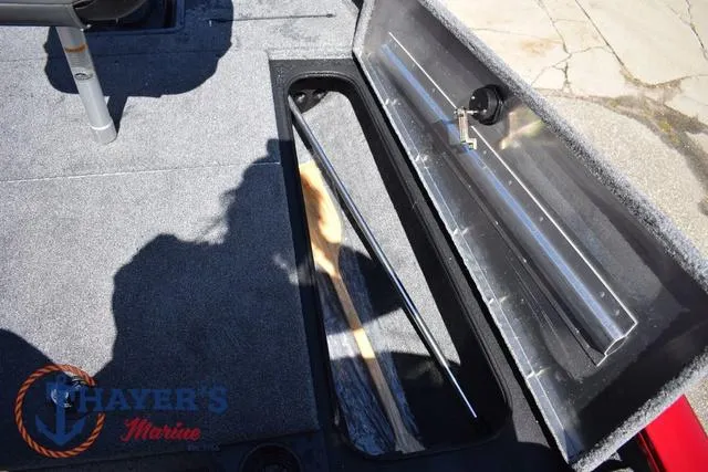 Slide: The Image of Tracker Pro Team 175 2025 - 17