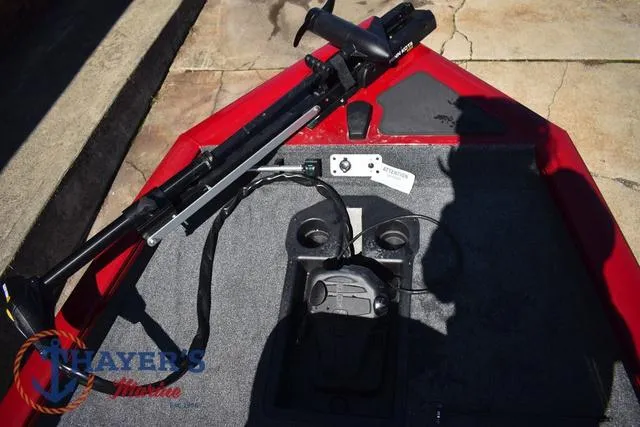 Slide: The Image of Tracker Pro Team 175 2025 - 20