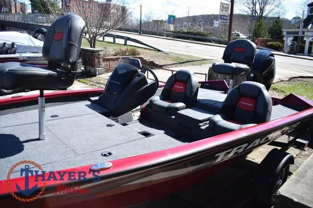 Slide: The Image of Tracker Pro Team 175 2025 - 6