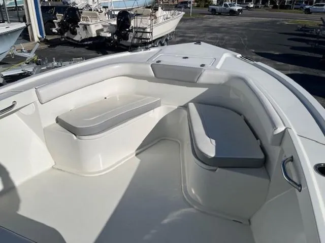 Slide: The Image of Parker Marine 23SE 2025 - 6