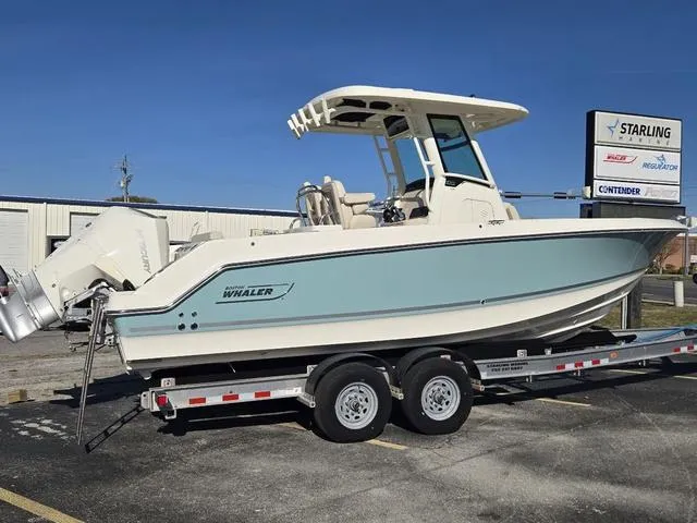 The Image of Boston Whaler 250 Outrage 2025 - 1