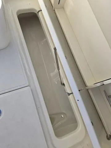 Slide: The Image of Boston Whaler 250 Outrage 2025 - 6