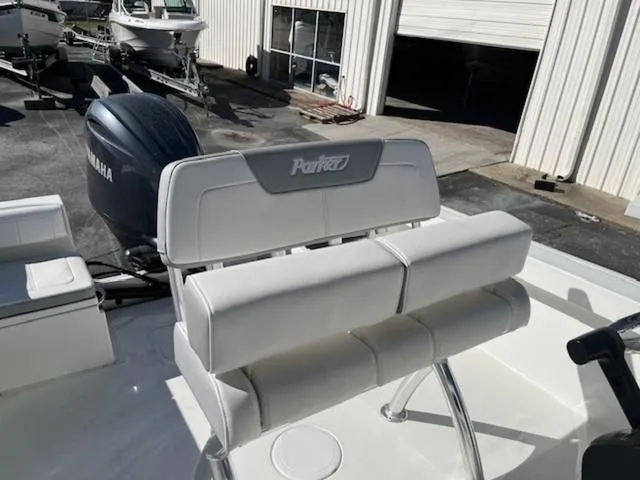 Slide: The Image of Parker Marine 21 Special Edition 2025 - 4