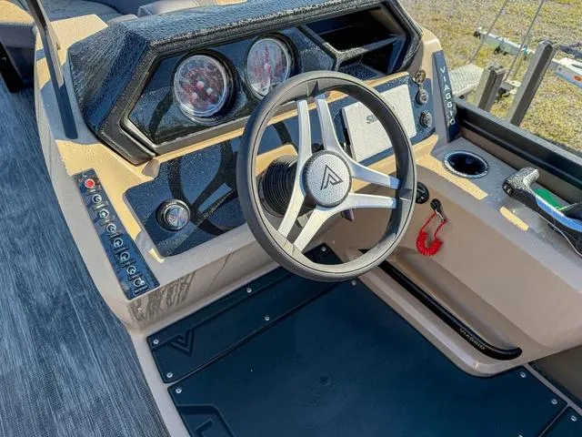 Slide: The Image of Viaggio Z24U Z 2025 - 4