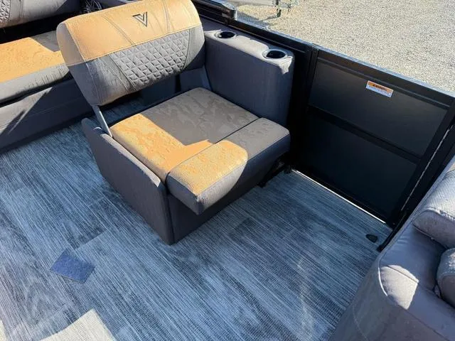 Slide: The Image of Viaggio Z22S Z 2025 - 8