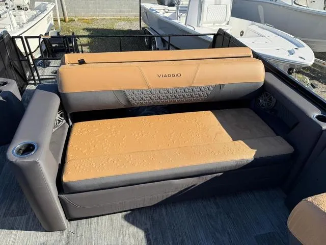 Slide: The Image of Viaggio Z22S Z 2025 - 9