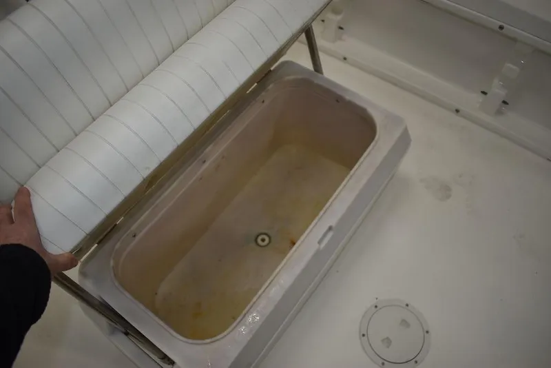 Slide: The Image of Sea Ray Laguna 1992 - 28