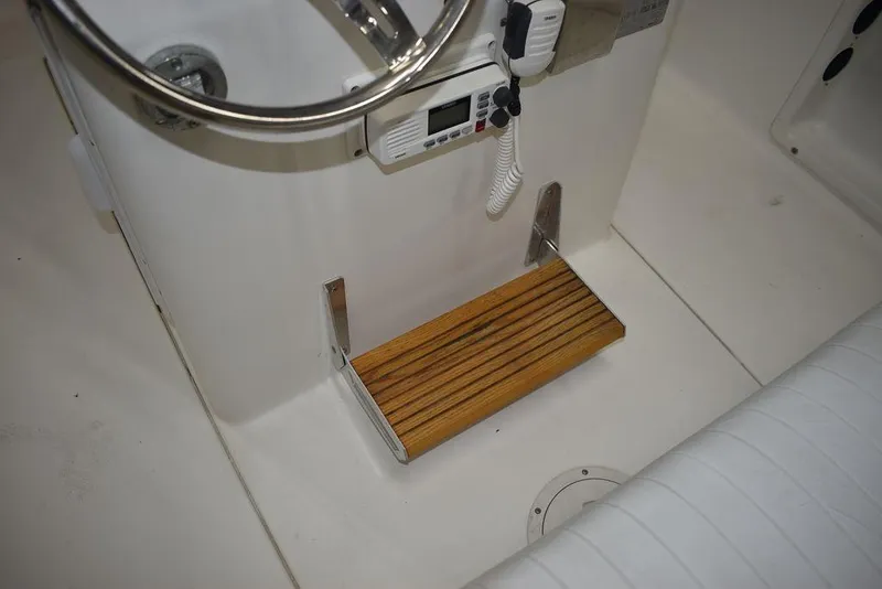 Slide: The Image of Sea Ray Laguna 1992 - 34