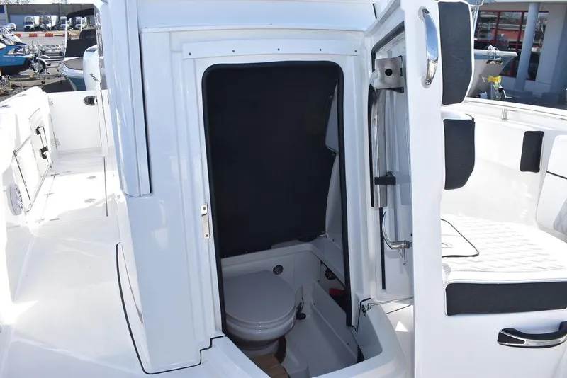 Slide: The Image of Blackfin 252 CC 2025 - 54