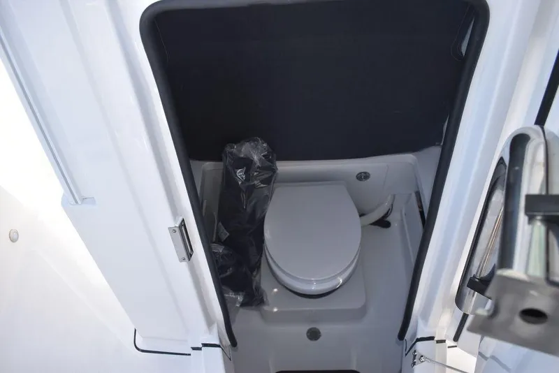 Slide: The Image of Blackfin 252 CC 2025 - 56