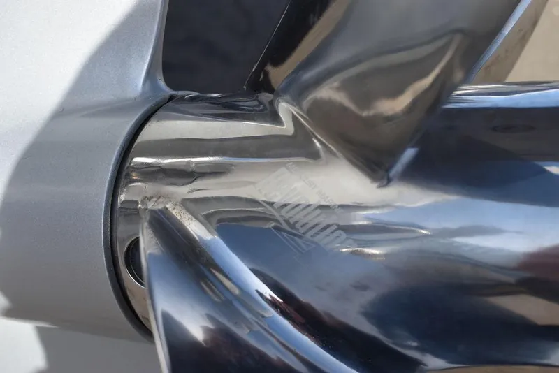 Slide: The Image of Blackfin 252 CC 2025 - 77