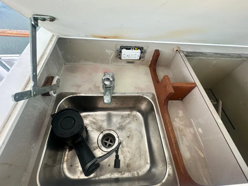 Slide: The Image of Bertram 42 Motor Yacht 1974 - 53