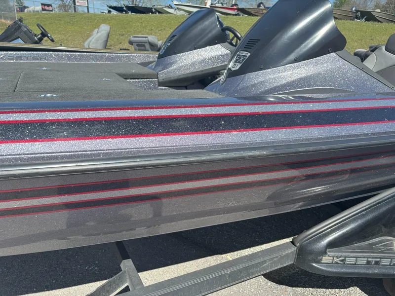 Slide: The Image of Skeeter FX21 2014 - 12