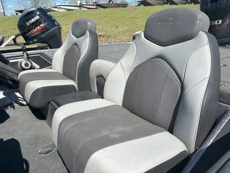 Slide: The Image of Skeeter FX21 2014 - 15