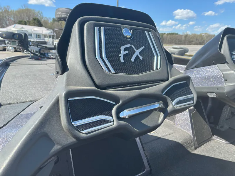 Slide: The Image of Skeeter FX21 2014 - 16