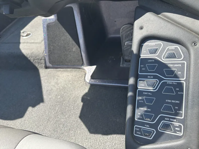 Slide: The Image of Skeeter FX21 2014 - 6