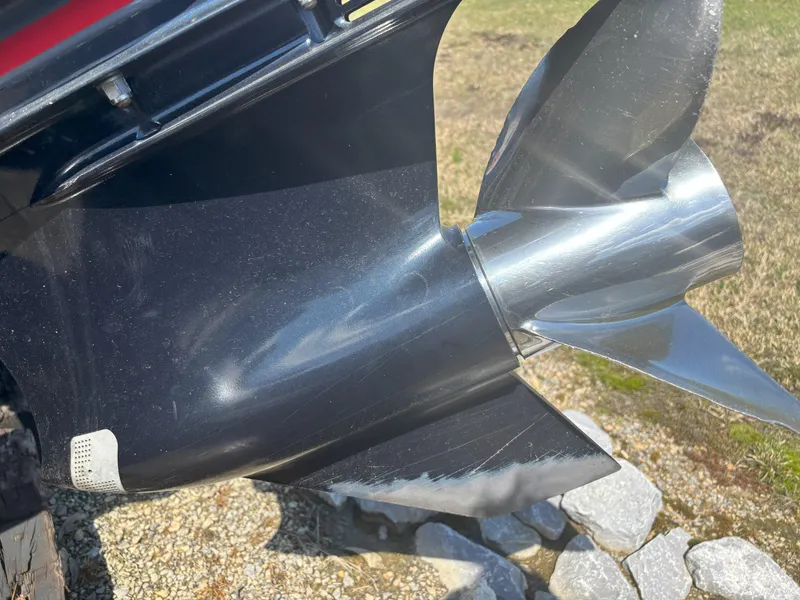 Slide: The Image of Skeeter FX21 2014 - 9