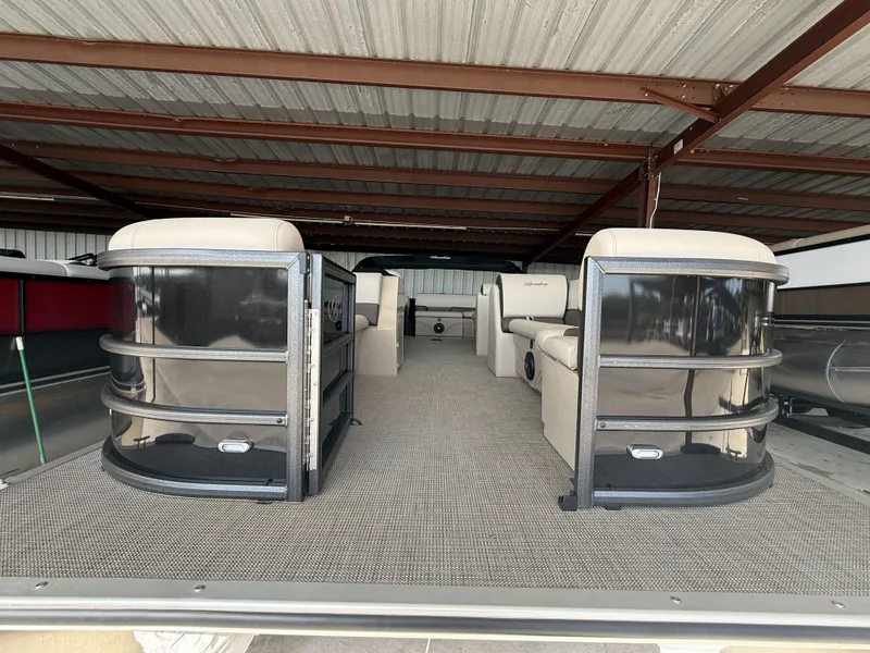 Slide: The Image of Bentley Pontoons Legacy 240 Cruise XL 2025 - 2