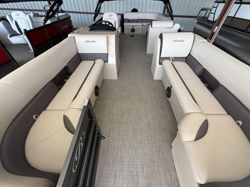 Slide: The Image of Bentley Pontoons Legacy 240 Cruise XL 2025 - 4