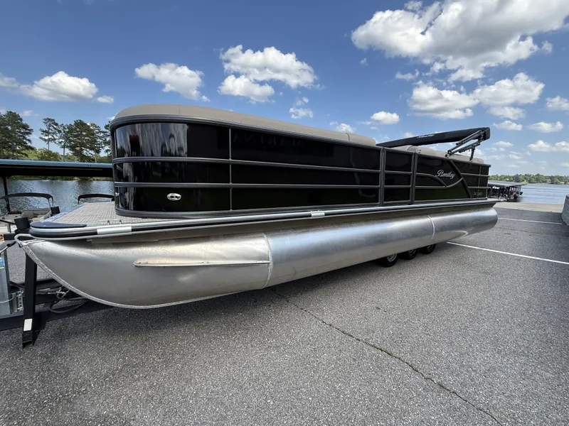 Slide: The Image of Bentley Pontoons Legacy 240 Cruise XL 2025 - 8