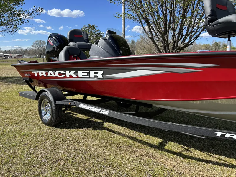 Slide: The Image of Tracker Pro Team 190 2025 - 10