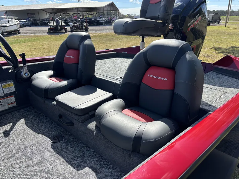 Slide: The Image of Tracker Pro Team 190 2025 - 15