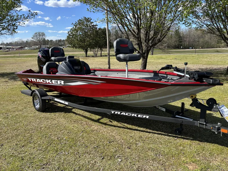 Slide: The Image of Tracker Pro Team 190 2025 - 3