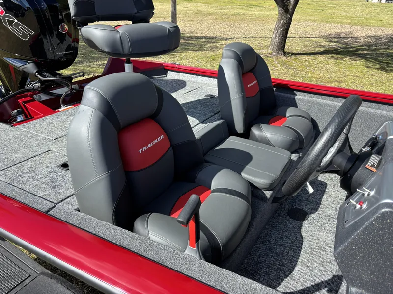 Slide: The Image of Tracker Pro Team 190 2025 - 7