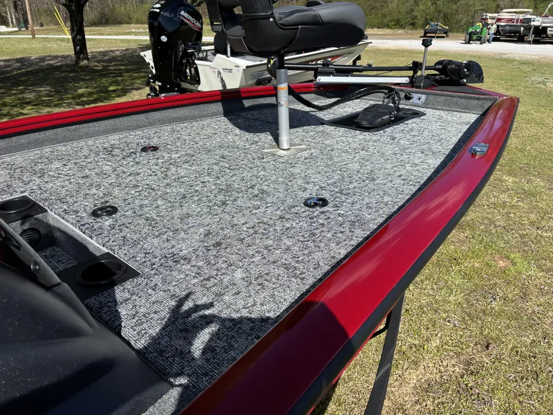 Slide: The Image of Tracker Pro Team 190 2025 - 8