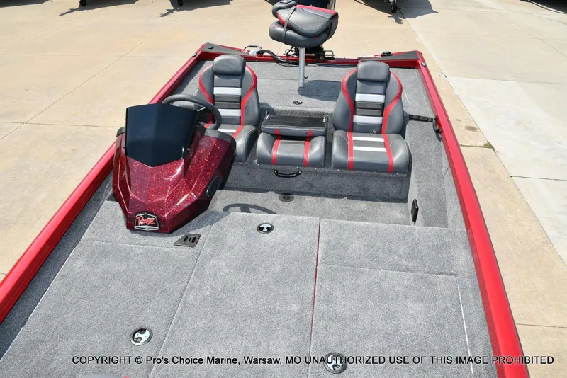 Slide: The Image of Ranger RT188 w/115HP Mercury Pro-XS 2025 - 10