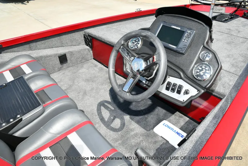 Slide: The Image of Ranger RT188 w/115HP Mercury Pro-XS 2025 - 11