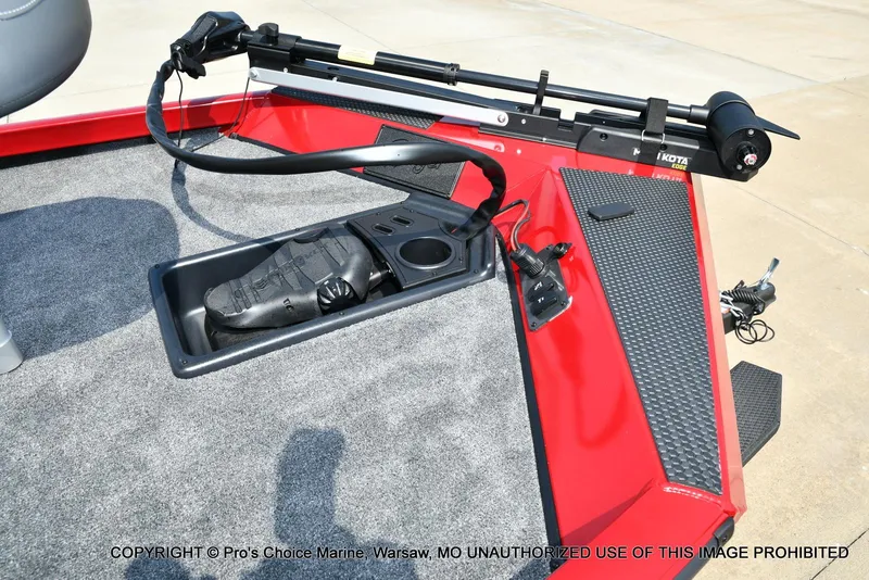 Slide: The Image of Ranger RT188 w/115HP Mercury Pro-XS 2025 - 3