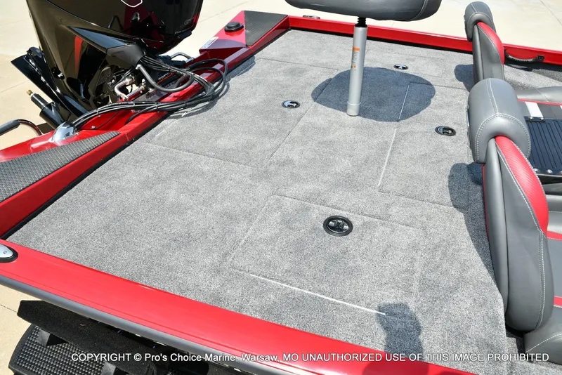 Slide: The Image of Ranger RT188 w/115HP Mercury Pro-XS 2025 - 30