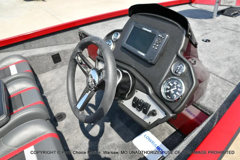 Slide: The Image of Ranger RT188 w/115HP Mercury Pro-XS 2025 - 31