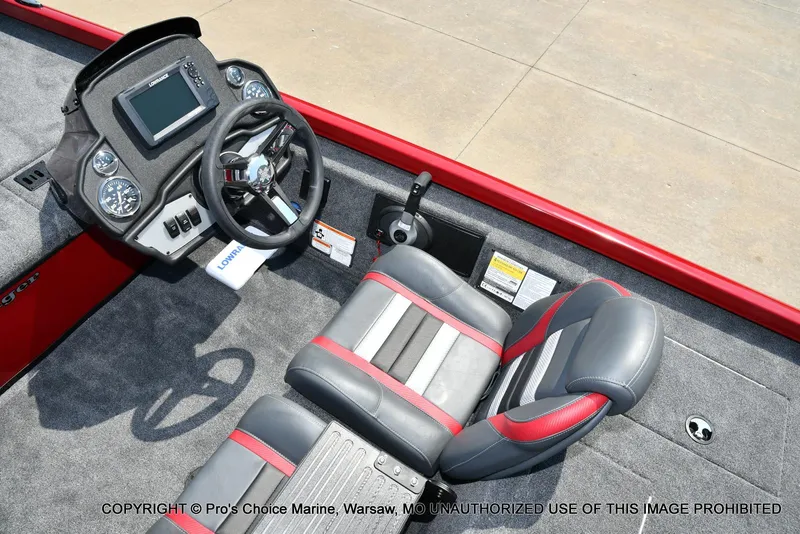 Slide: The Image of Ranger RT188 w/115HP Mercury Pro-XS 2025 - 34