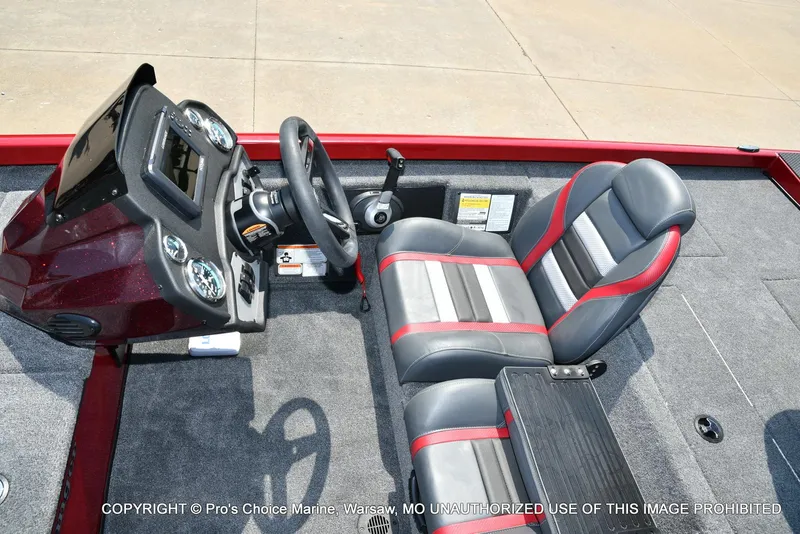 Slide: The Image of Ranger RT188 w/115HP Mercury Pro-XS 2025 - 36