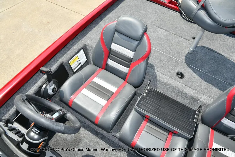 Slide: The Image of Ranger RT188 w/115HP Mercury Pro-XS 2025 - 42