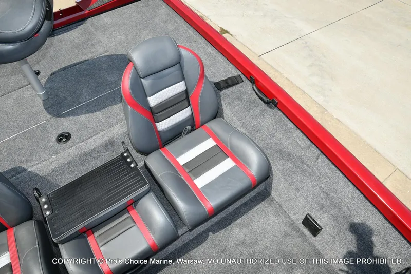 Slide: The Image of Ranger RT188 w/115HP Mercury Pro-XS 2025 - 43